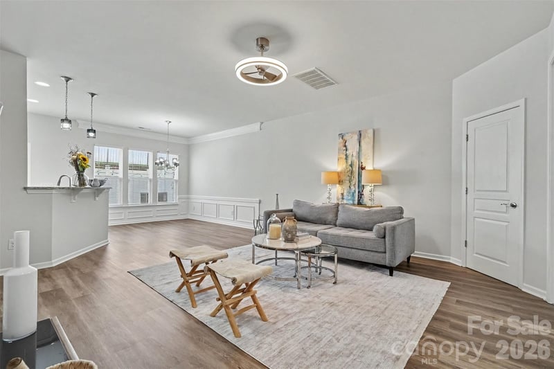 2447 Diplomat Ln, Charlotte, NC 28210