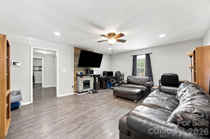 105 Park St, Clover, SC 29710