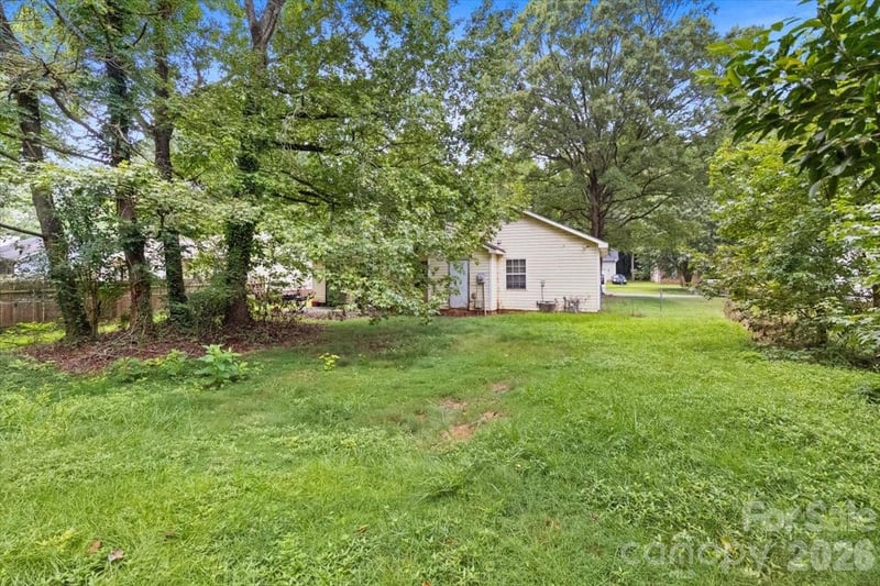 615 Pennwood Ln, Charlotte, NC 28215