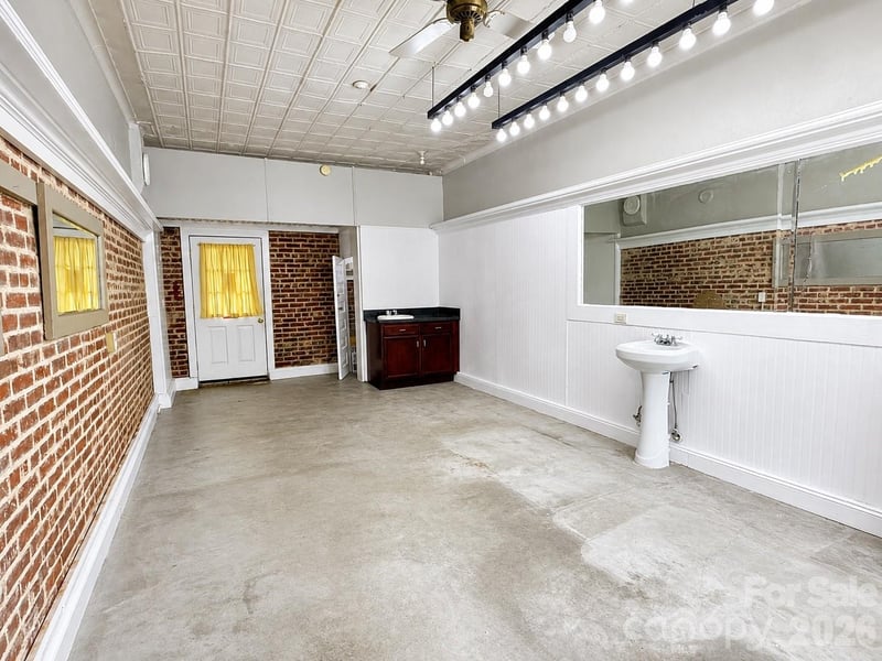 7 Liberty St, York, SC 29745
