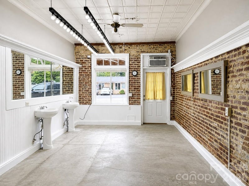 7 Liberty St, York, SC 29745