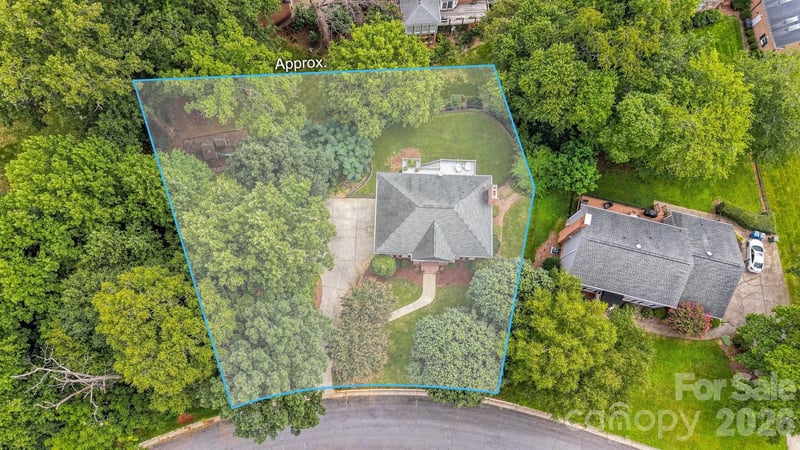 354 41st Avenue Pl, Hickory, NC 28601
