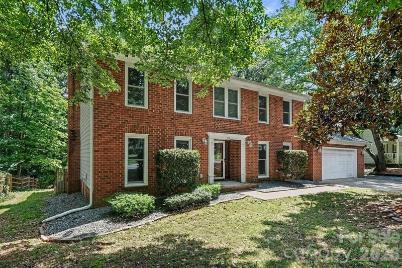 915 Brightmoor Dr, Matthews, NC 28105