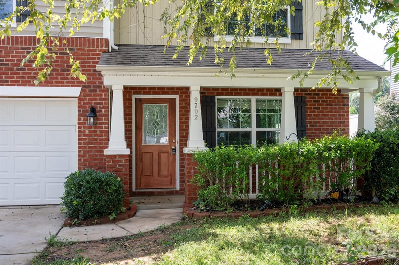 9702 Pond Vista Ct, Charlotte, NC 28216