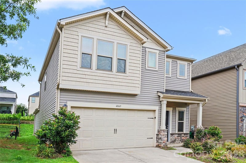 6863 Good News Dr, Charlotte, NC 28215