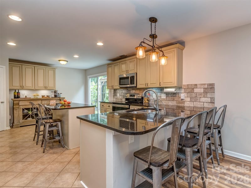10326 Haddington Dr, Charlotte, NC 28269