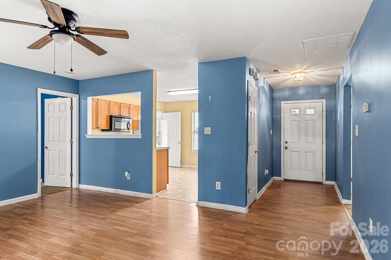 182 Kristens Court Dr, Mooresville, NC 28115