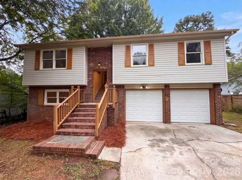 6409 Tivoli Ct, Charlotte, NC 28211