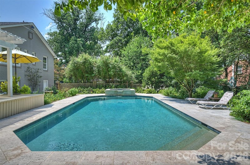 2601 Cloister Dr, Charlotte, NC 28211