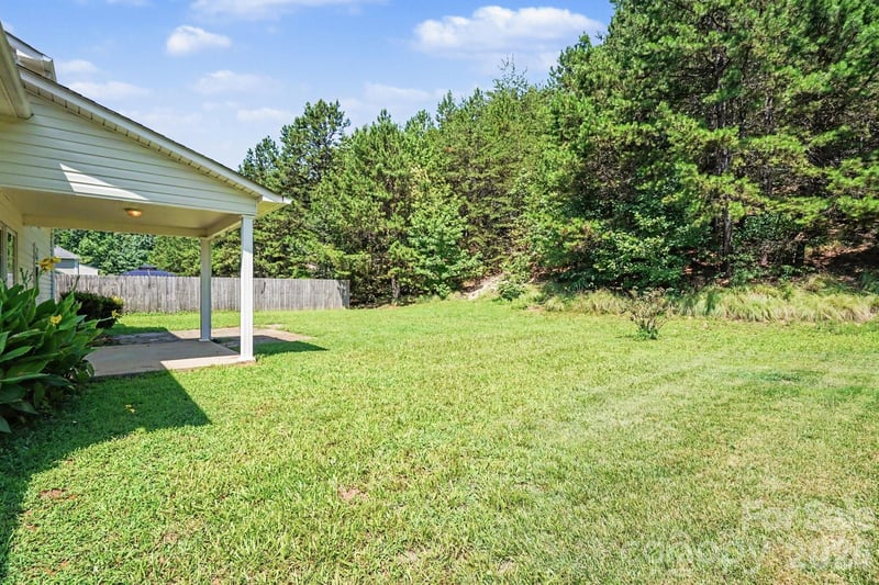 3948 Newhall Dr, Conover, NC 28601