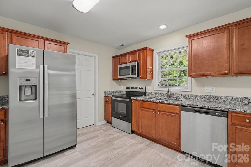 3948 Newhall Dr, Conover, NC 28601