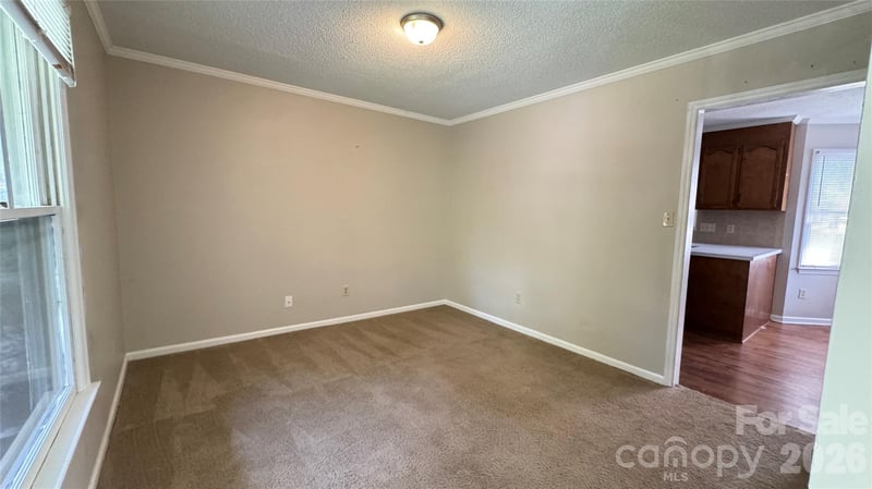 2820 Royal Ridge Ln, Charlotte, NC 28212