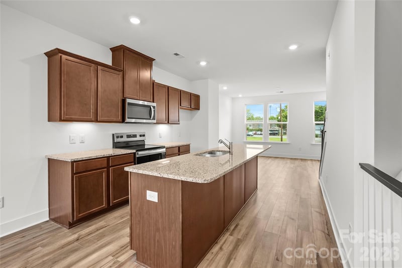 1013 Revival Row, Charlotte, NC 28208