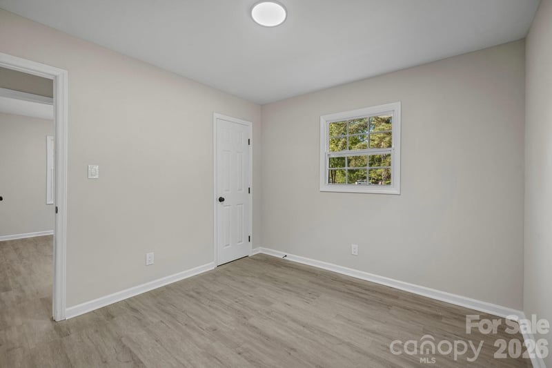 432 Springhill Dr, Matthews, NC 28104