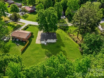 432 Springhill Dr, Matthews, NC 28104