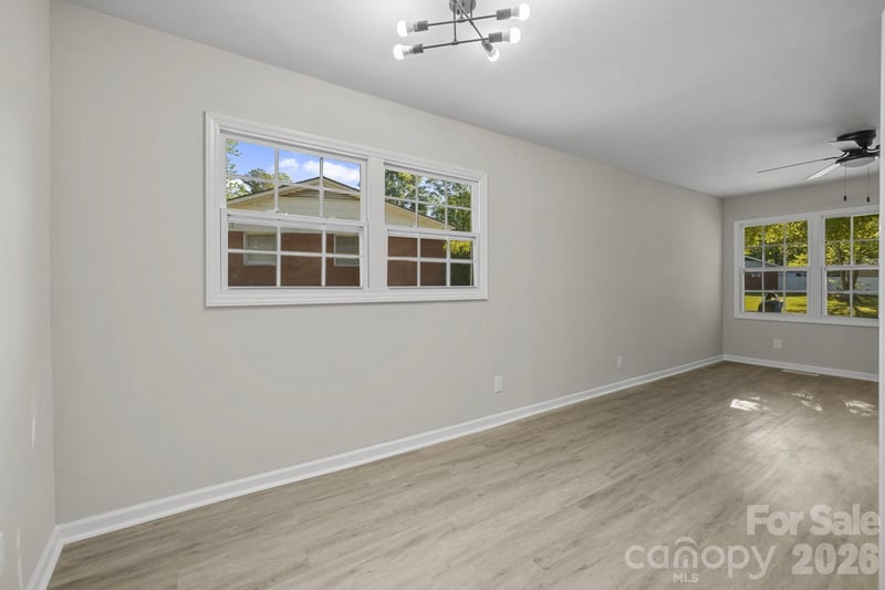432 Springhill Dr, Matthews, NC 28104