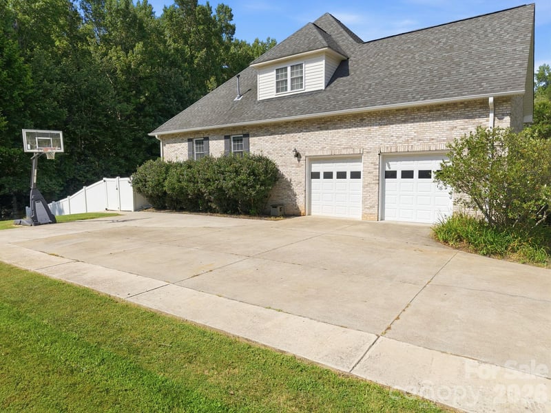 421 De Lara Cir, Salisbury, NC 28146