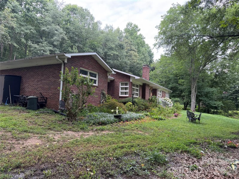 215 Mariposa Rd, Stanley, NC 28164
