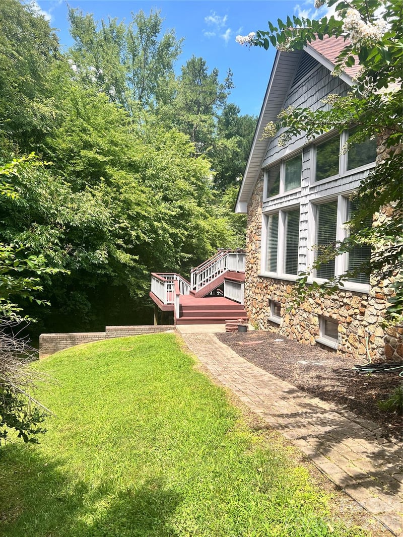 101 Forest Cliff Ct, Concord, NC 28025