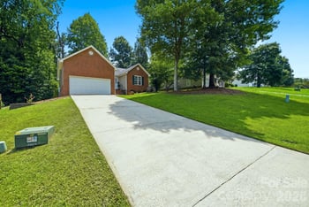 1008 Raywood Ct, Matthews, NC 28104