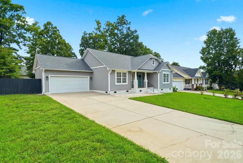 1556 Meadow Glen Ln, Rock Hill, SC 29730