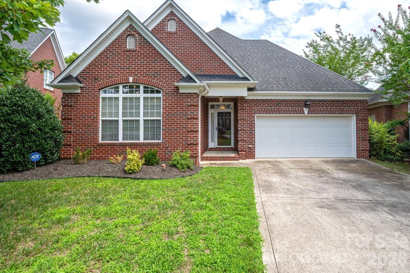 5308 Old Course Dr, Cramerton, NC 28032