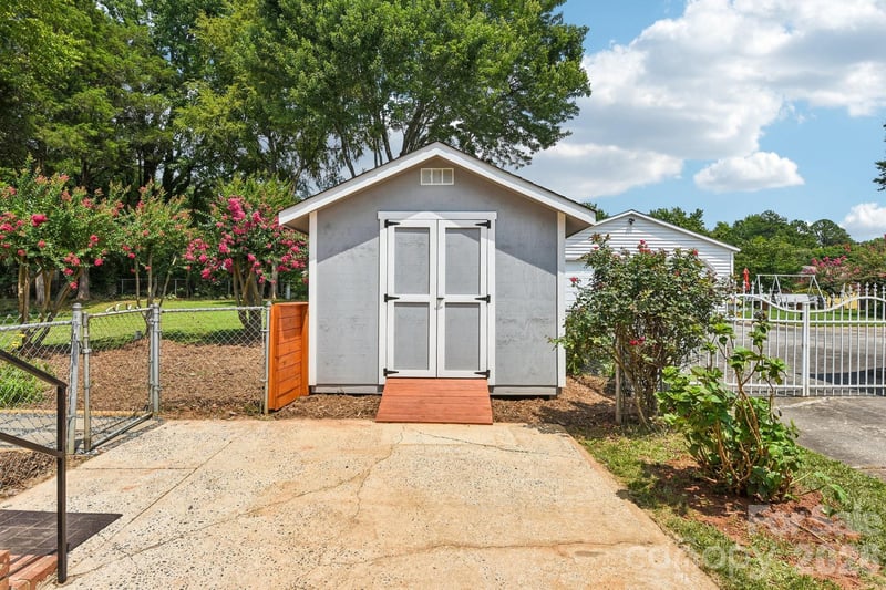 318 Red Roan Pl, Charlotte, NC 28215