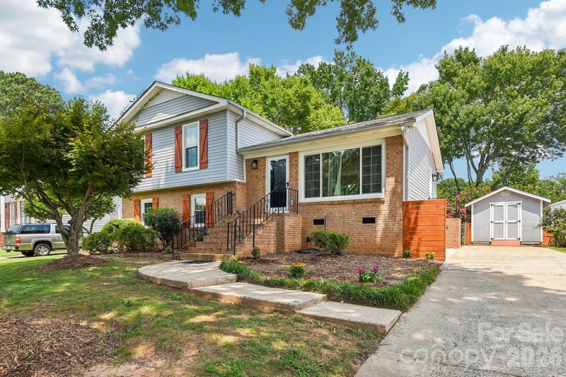 318 Red Roan Pl, Charlotte, NC 28215