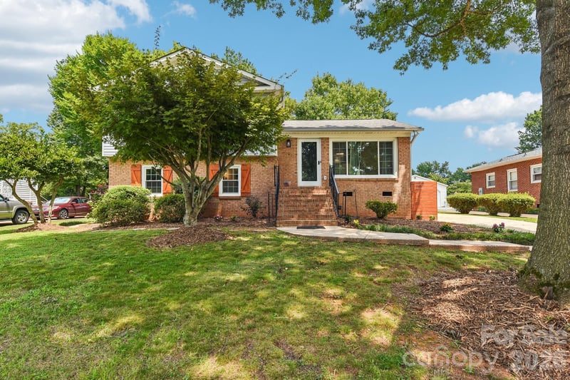 318 Red Roan Pl, Charlotte, NC 28215