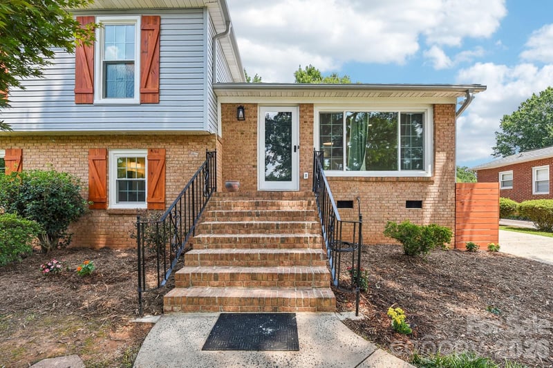 318 Red Roan Pl, Charlotte, NC 28215