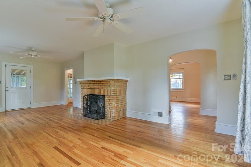 64 Arthur Rd, Asheville, NC 28806