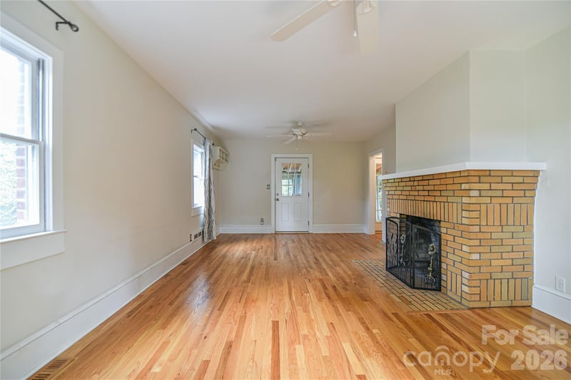 64 Arthur Rd, Asheville, NC 28806