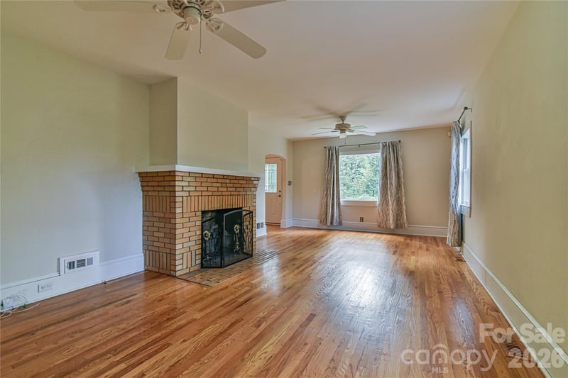 64 Arthur Rd, Asheville, NC 28806