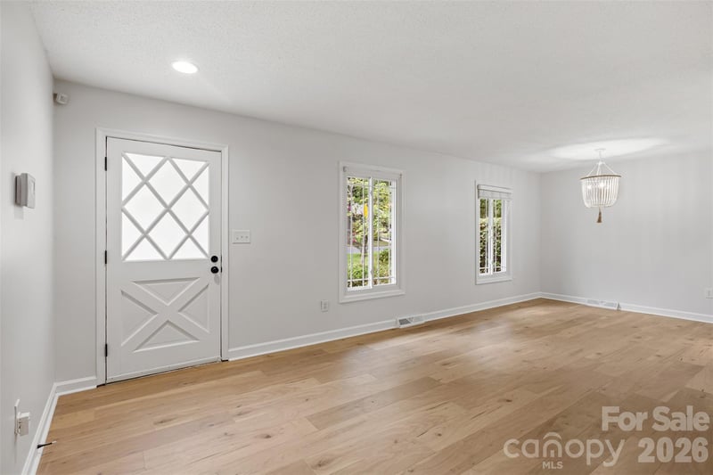 5956 Mcnair Rd, Charlotte, NC 28212