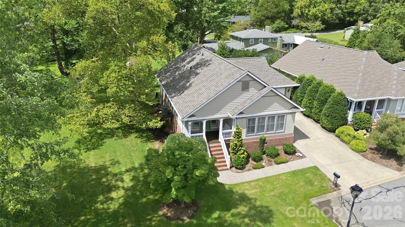 18 Creekside Way, Asheville, NC 28804