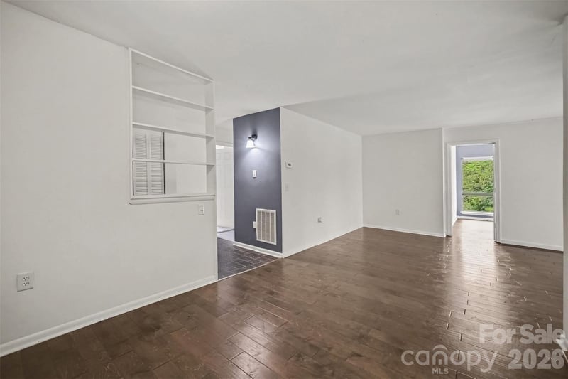 4902 Spring Lake Dr #E, Charlotte, NC 28212