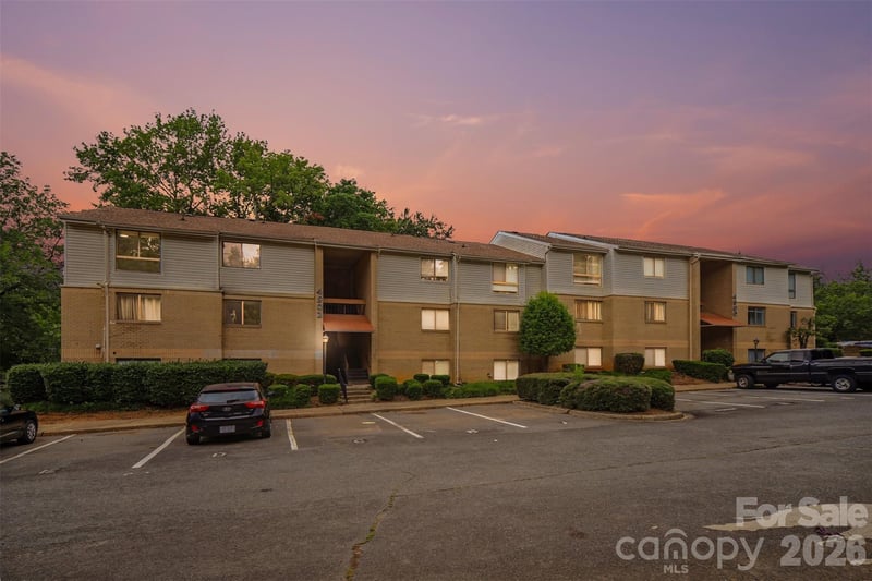 4902 Spring Lake Dr #E, Charlotte, NC 28212