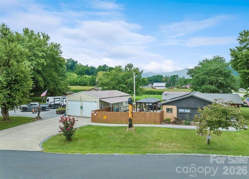 2906 Jonathan Creek Rd, Waynesville, NC 28785