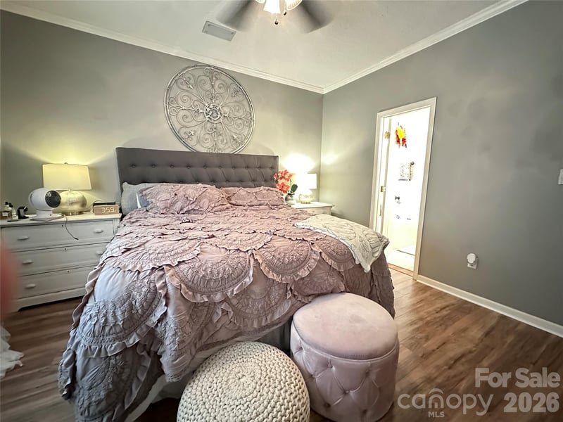 4515 Fox Thorne Dr, Charlotte, NC 28216