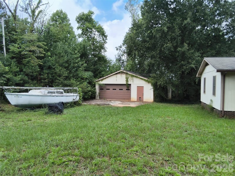 1981 Mollys Backbone Rd, Sherrills Ford, NC 28673