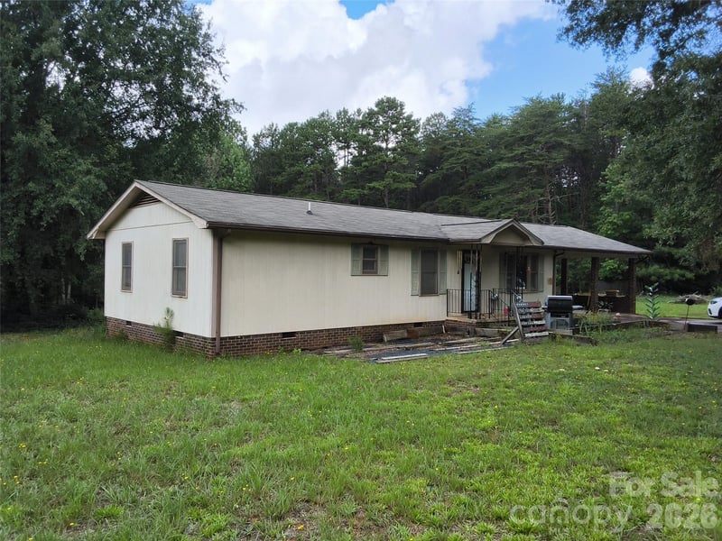 1981 Mollys Backbone Rd, Sherrills Ford, NC 28673