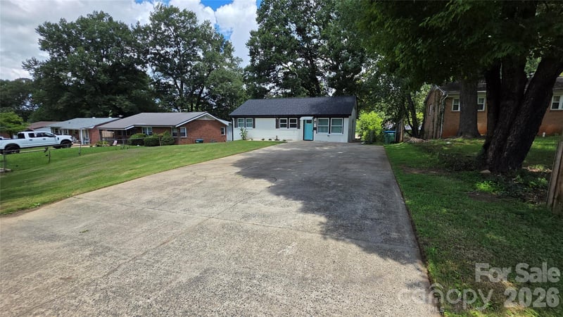 513 Ohio Ave, Bessemer City, NC 28016