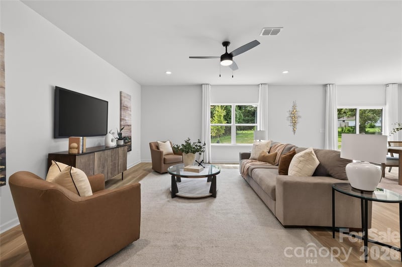 5234 Hickory Ln, Charlotte, NC 28216