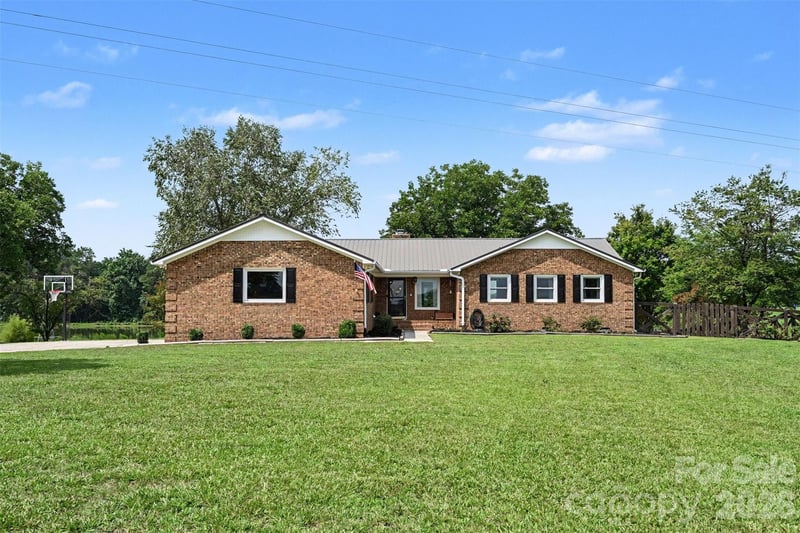 5718 White Store Rd, Wingate, NC 28174