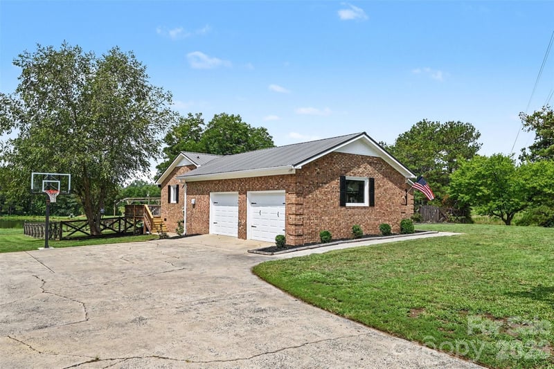 5718 White Store Rd, Wingate, NC 28174