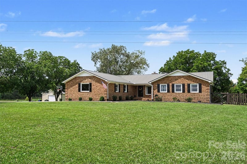 5718 White Store Rd, Wingate, NC 28174