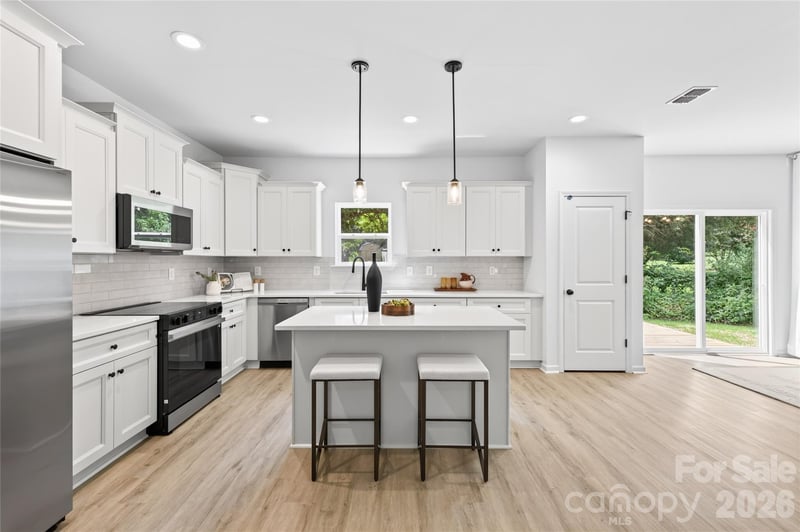 5226 Hickory Ln, Charlotte, NC 28216