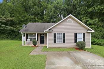 5205 Windy Valley Dr, Charlotte, NC 28208