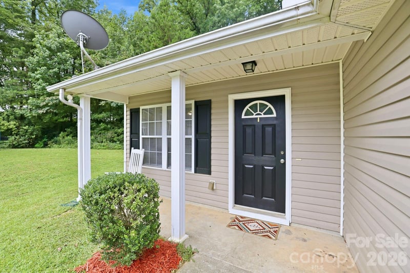 5205 Windy Valley Dr, Charlotte, NC 28208