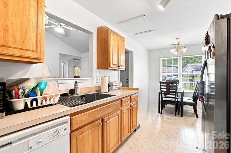 5205 Windy Valley Dr, Charlotte, NC 28208